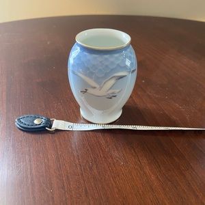 Bing & Grondahl / Copenhagen Porcelain / Seagull Mini Vase #208, 3”